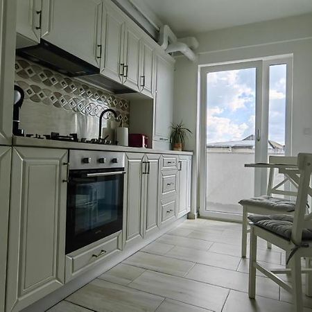 Apartament 1 Mai Bloc Nou-Self Check-In Craiova Kültér fotó